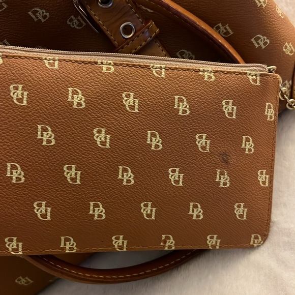 Dooney and Bournke Vintage handbag w/accessories - Picture 7 of 9